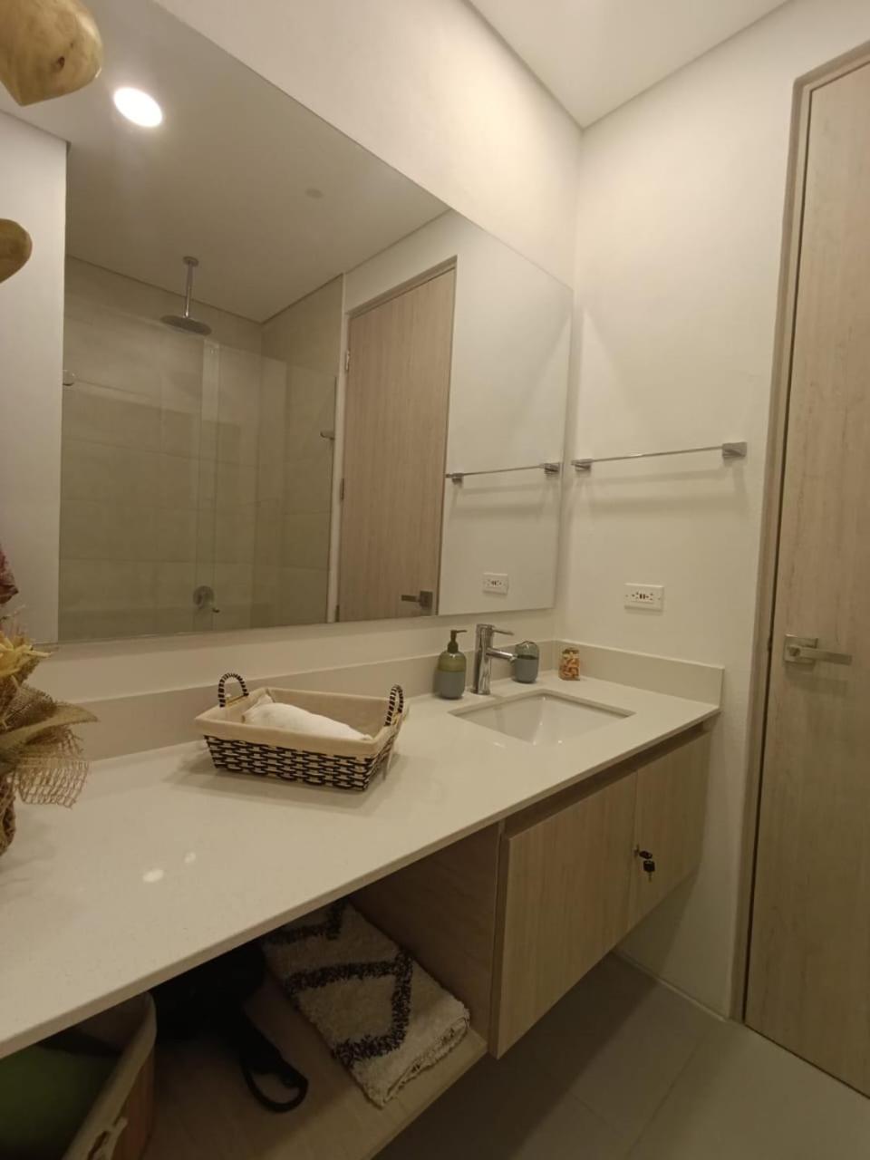 Lindo Apto Con Vista Al Mar Apartamento